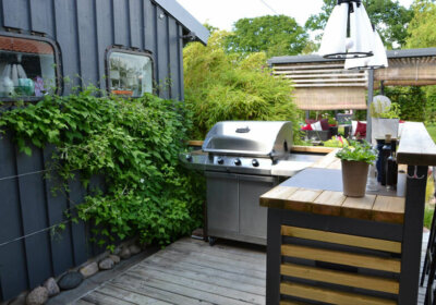 Gartenküche selber bauen: Tipps & Anleitung für Ihre Außenküche Gartenküche auf Terrasse mit Grill