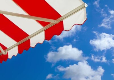 Markise reinigen: So wird deine Markise sauber und bleibt es auch! Markise rot weiß