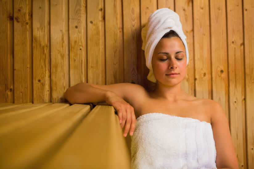 Frau in Sauna