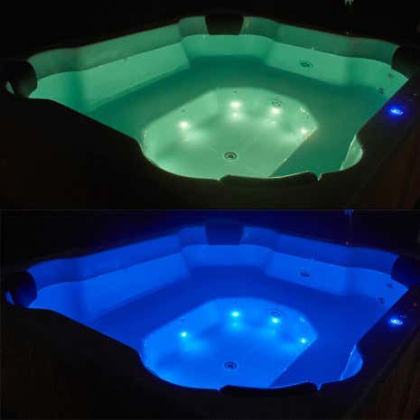 Klant afbeelding: Hot tub - Badkuip met sanitair acryl inzetstuk - Quattro