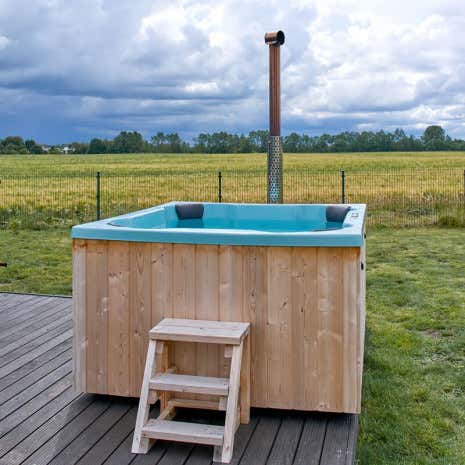Klant afbeelding: Hot tub - Badkuip met sanitair acryl inzetstuk - Quattro