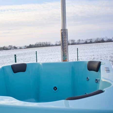 Klant afbeelding: Hot tub - Badkuip met sanitair acryl inzetstuk - Quattro