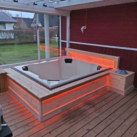 Klant afbeelding: Hot tub - Badkuip met sanitair acryl inzetstuk - Quattro