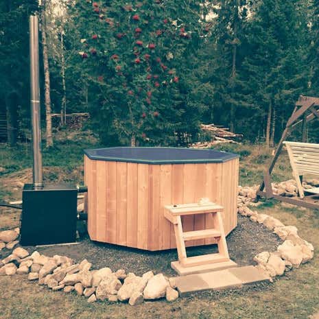 Klant afbeelding: Hot tub - Badkuip met sanitair acryl inzetstuk - achtkantig