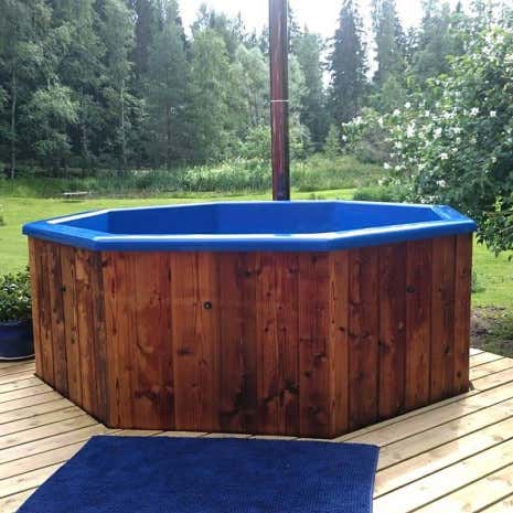Klant afbeelding: Hot tub - Badkuip met sanitair acryl inzetstuk - achtkantig