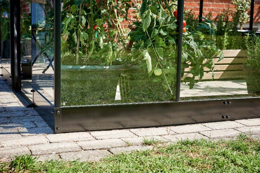 Stichting Qube 68 - zwart