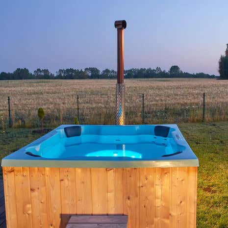 Klant afbeelding: Hot tub - Badkuip met sanitair acryl inzetstuk - Quattro