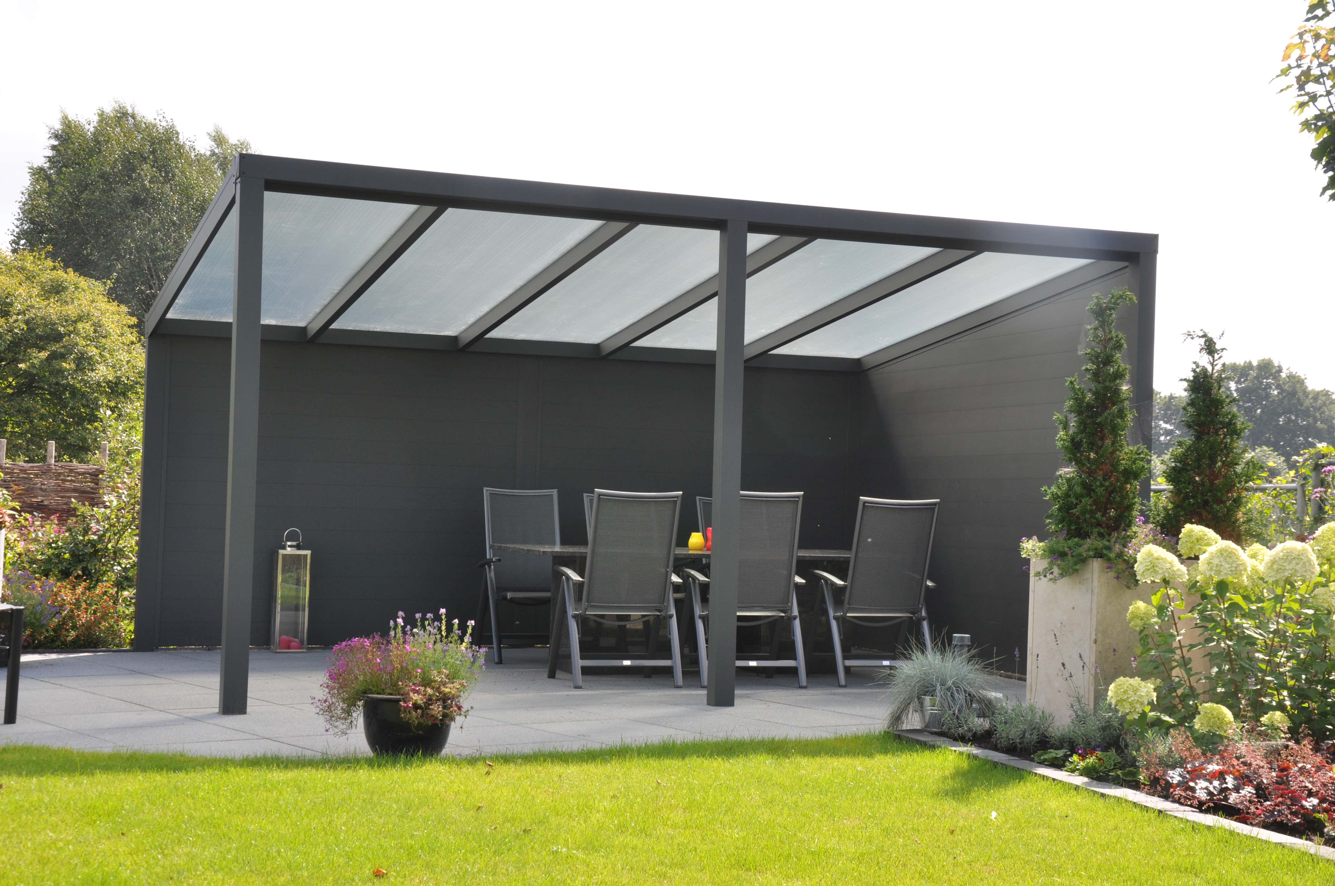 Vaste Wand, hoogte 197 cm, bestaande uit 13 aluminium planken 300 cm